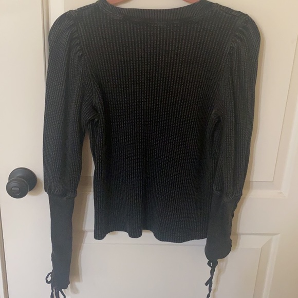 Blouse. - Picture 3 of 5